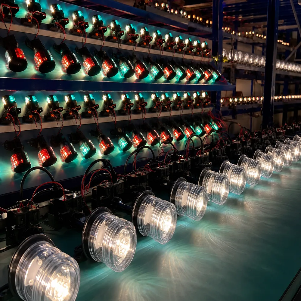 Quality control test of All Around LED Light and LED Bi-Color Bow Navigation Light for marine navigation applications